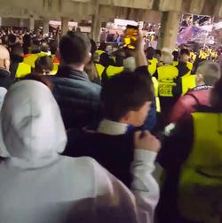 Испанская полиция избивала фанатов «Челси» резиновыми дубинками (ВИДЕО)