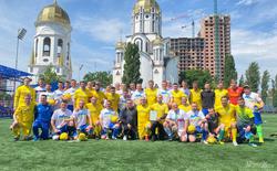 В Киеве звезды украинского футбола сыграли с бойцами ВСУ (ФОТО)