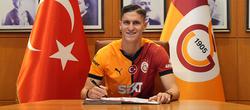 Rival news. "Galatasaray sign Freiburg winger