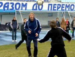 Андрей Гусин провел мастер-класс для детей на стадионе «Динамо». ВИДЕО