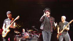 Рок-группа U2 на несколько часов перенесла концерт в Буэнос-Айресе ради матча Аргентины
