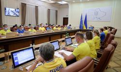 Кабинет Министров Украины провел заседание в футболках сборной Украины (ФОТО)