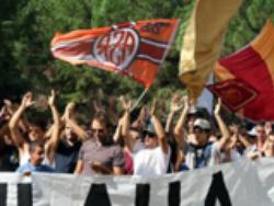 Полиция применила против фанатов «Ромы» слезоточивый газ 