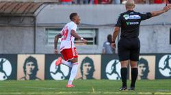 Vitinho scored an impressive double for Internacional (VIDEO)