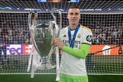 Andriy Lunin: "I thank the fans for their support and inspiration"